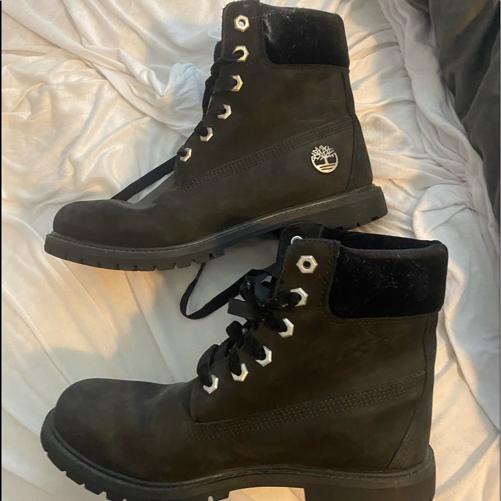 Black Velvet 6 in. Women’s Timberland Boots
